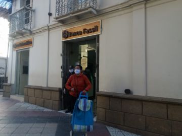 Se implementan medidas de desinfección desde los zapatos.