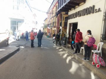 Se implementan medidas de desinfección desde los zapatos.