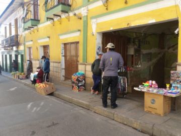 Buscan que la ciudadanía esté desinfectada.