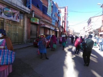 hay largas filas en afueras de las entidades financieras de Potosí.