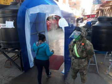 Hay largas filas en las entidades bancarias.