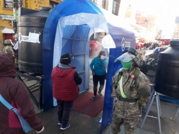 Hay largas filas en las entidades bancarias.