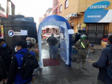 Hay largas filas en las entidades bancarias.