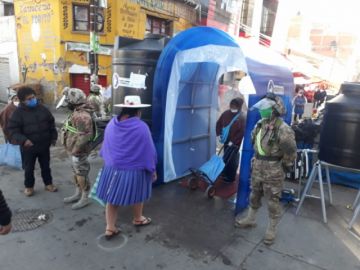 Hay largas filas en las entidades bancarias.
