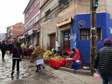 Hay una oferta variada de productos en el mercado Vicuñas.