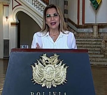La presidenta Jeanine Áñez amplió la cuarentena hasta el 30 de abril.