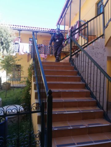 El personal visita diferentes lugares para la desinfección. FOTO: SEDES