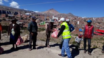 Llevaron alimentos a las familias. FOTO: ABC