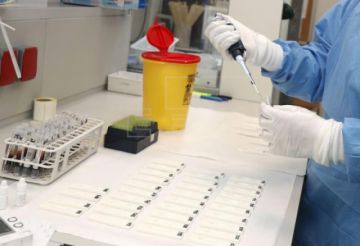 Prueba inicial de un posible medicamento contra el coronavirus tiene éxito