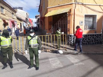 La jornada de compra en los mercados y puestos de venta se desarrolla normalmente.