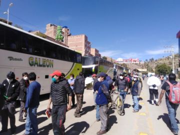 Los buses parten a La Paz y Oruro