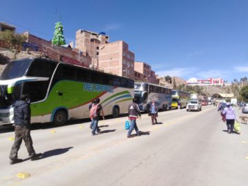 Los buses parten a La Paz y Oruro