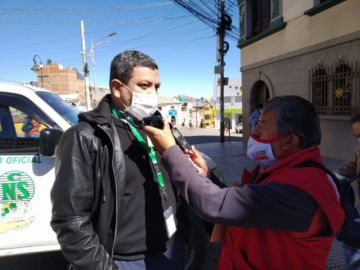 El gerente de la Caja Nacional de Salud, Roberto Rojas Justiniano