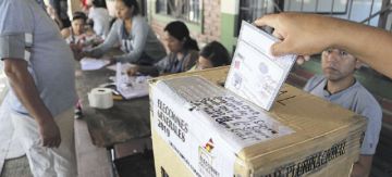El TSE descarta el voto electrónico y analiza ampliar el horario de votación