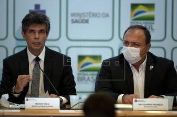 Un militar sin experiencia asume como ministro interino de Salud en Brasil
