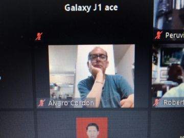 Más participantes.