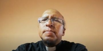 El padre Miguel Albino comparte su oración de lunes