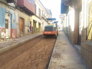 Los trabajos se realizan en esta calle del centro citadino.