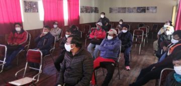 La reunión se desarrolla en el edificio de la entidad cívica