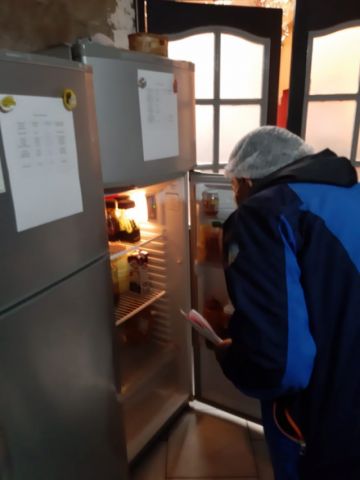 Inspección a establecimientos de comida. FOTO SALUD AMBIENTAL SEDES