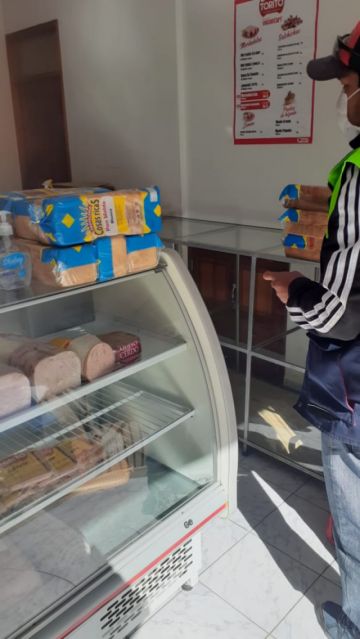 Inspección a establecimientos de comida. FOTO SALUD AMBIENTAL SEDES