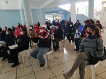 En la reunión mostraron el prototipo de puesto de mercado. FOTO: GAMP