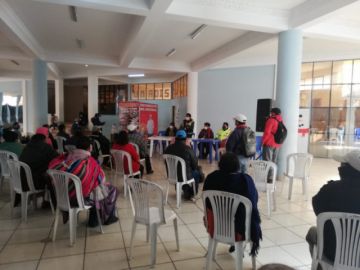 En la reunión mostraron el prototipo de puesto de mercado. FOTO: GAMP