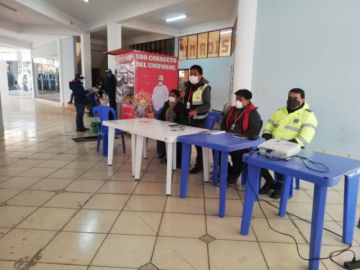En la reunión mostraron el prototipo de puesto de mercado. FOTO: GAMP