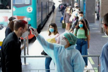 Italia registra 71 fallecidos y 321 nuevos contagios de COVID-19 en 24 horas