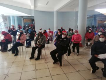 En la reunión mostraron el prototipo de puesto de mercado. FOTO: GAMP