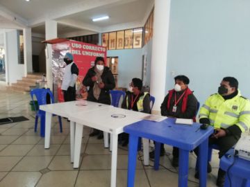 En la reunión mostraron el prototipo de puesto de mercado. FOTO: GAMP