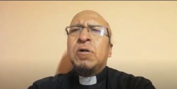 El padre Miguel Albino comparte su oración en jueves
