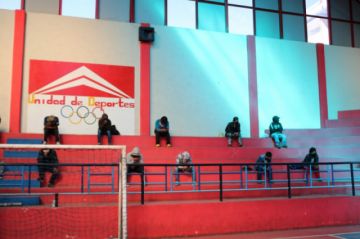 Los arrestados fueron llevados al Coliseo de Villa Santiago.