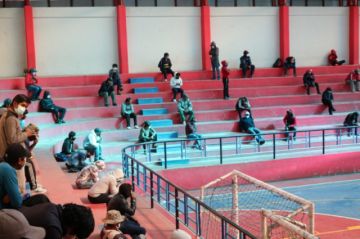Los arrestados fueron llevados al Coliseo de Villa Santiago.