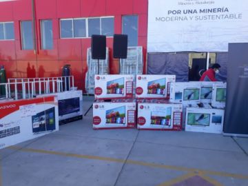 Entrega de equipamiento por parte del Ministerio de Salud.
