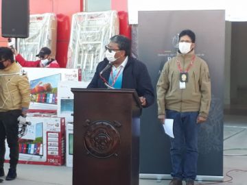 Entrega de equipamiento por parte del Ministerio de Salud.