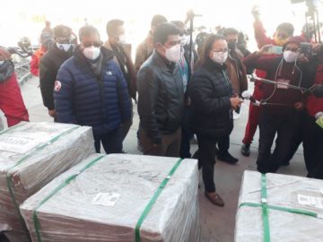 Entrega de equipamiento por parte del Ministerio de Salud.