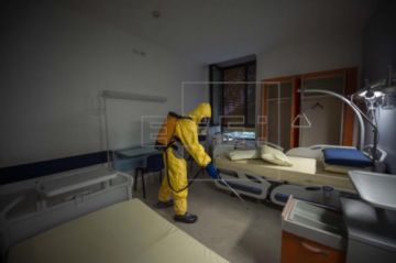 Italia con 300 contagios diarios cuatro meses después de primer caso de COVID