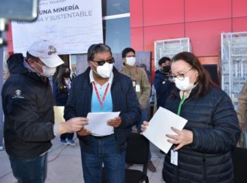 La ministra en su última visita a Potosí, junto al ministro de minería, también positivo a coronavirus.