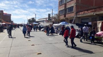 Así atiende la feria popular en Potosí