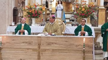 Ricardo Centellas asume su labor pastoral en Sucre con llamado a la solidaridad