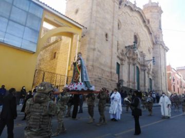 la procesión llegó hasta el centro de la ciudad de Potosí.