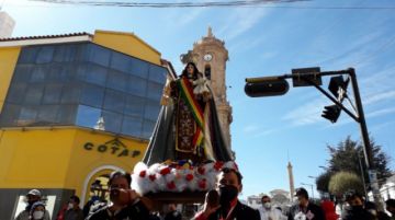 la procesión llegó hasta el centro de la ciudad de Potosí.