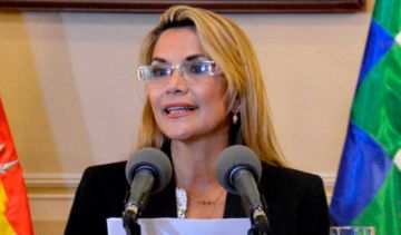 Presidenta Añez dice que valora posición de Luis Arce sobre el bono
