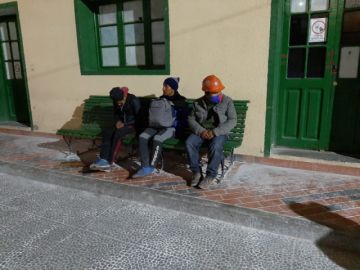 Las personas fueron conducidas hasta la Policía. FOTO RI3