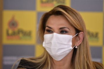 Jeanine Áñez reitera pedido de destrabar créditos para el Bono Salud