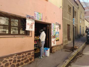 Venden productos de todo tipo en domingo.
