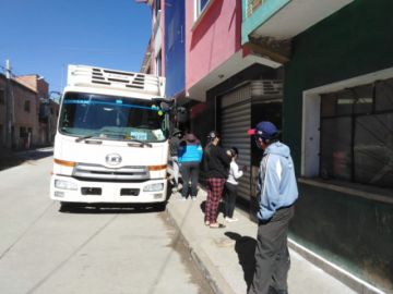 Venden productos de todo tipo en domingo.