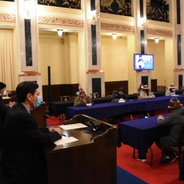 La reunión comenzó la noche de este sábado. FOTO: TSE