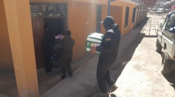 Entregaron ayuda a la mamá adolescente. FOTO GACIP